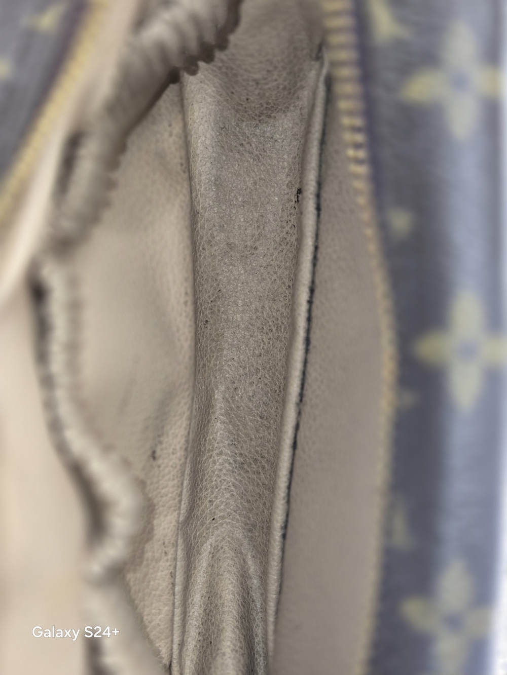 ✨ Authentic Louis Vuitton Monogram Cosmetic Pouch Trousse 23 ✨ - Picture 6 of 8